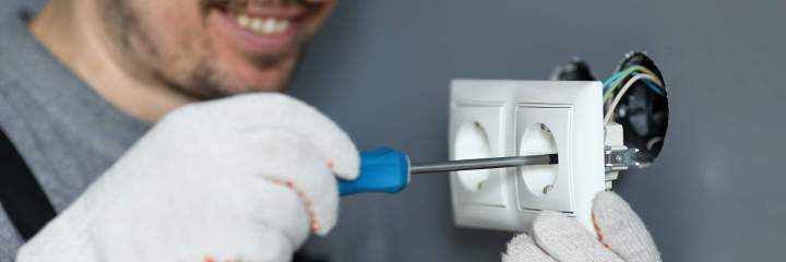 Installation de prises électriques Cher